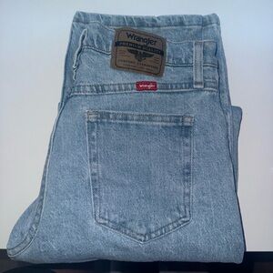 Wrangler Classic Denim Jeans in Light Blue